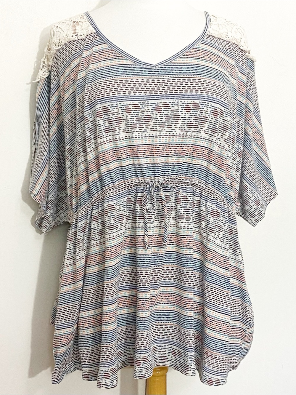 Faded Glory Striped V-Neck Crochet-Shoulder Tunic in Blue/White Elastic Waist 3X